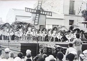 ECOLE LAMORICIERE FILLES 1951 CE1 FETES DE FIN D ANNEE 02
